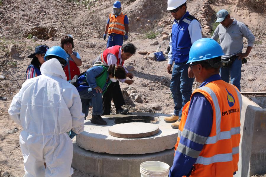 EPS Moquegua cierra conexiones irregulares de agua residual