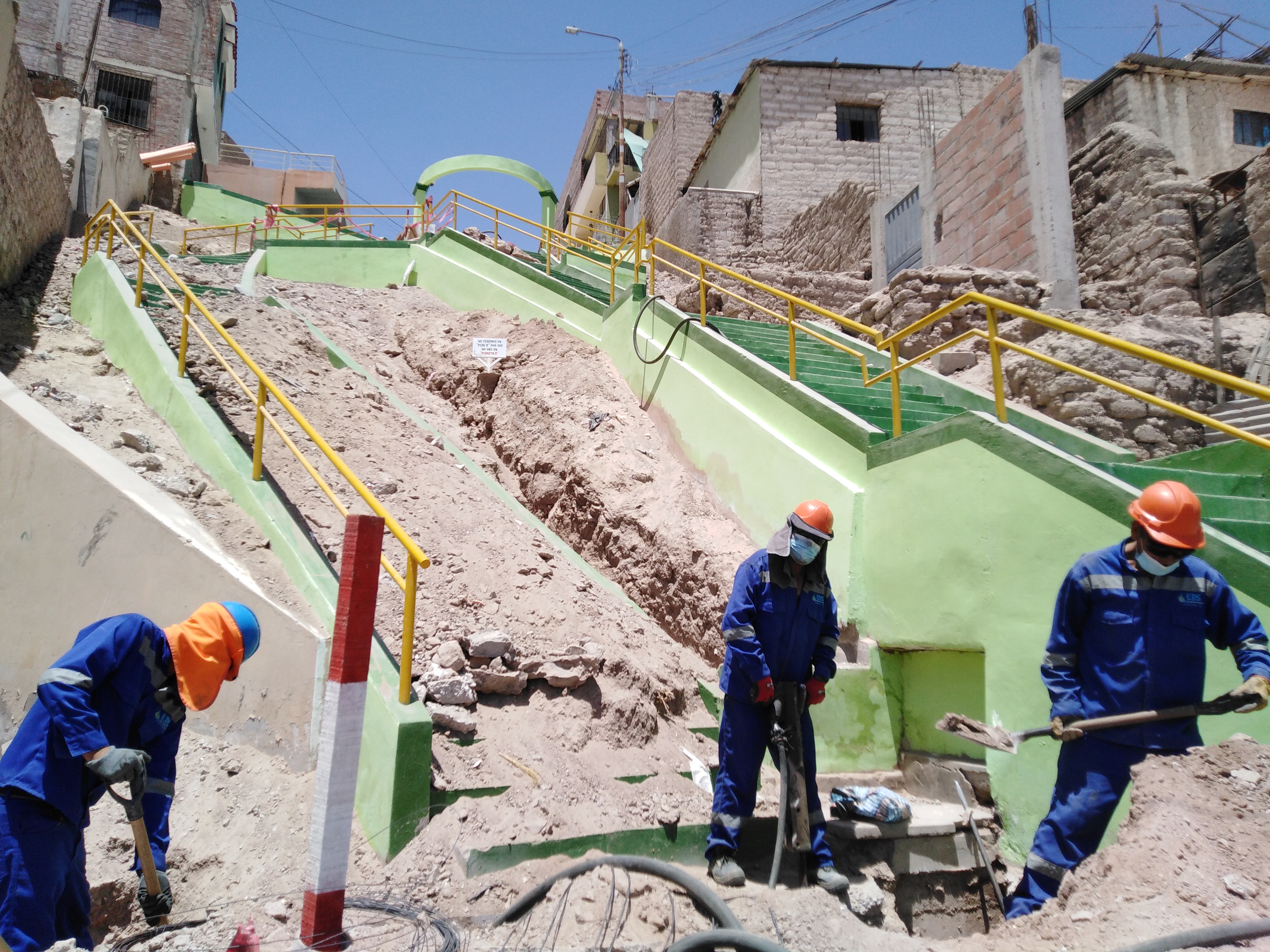 Familias de la prolongación de la calle Cusco se benefician con la renovación de redes de agua potable y alcantarillado